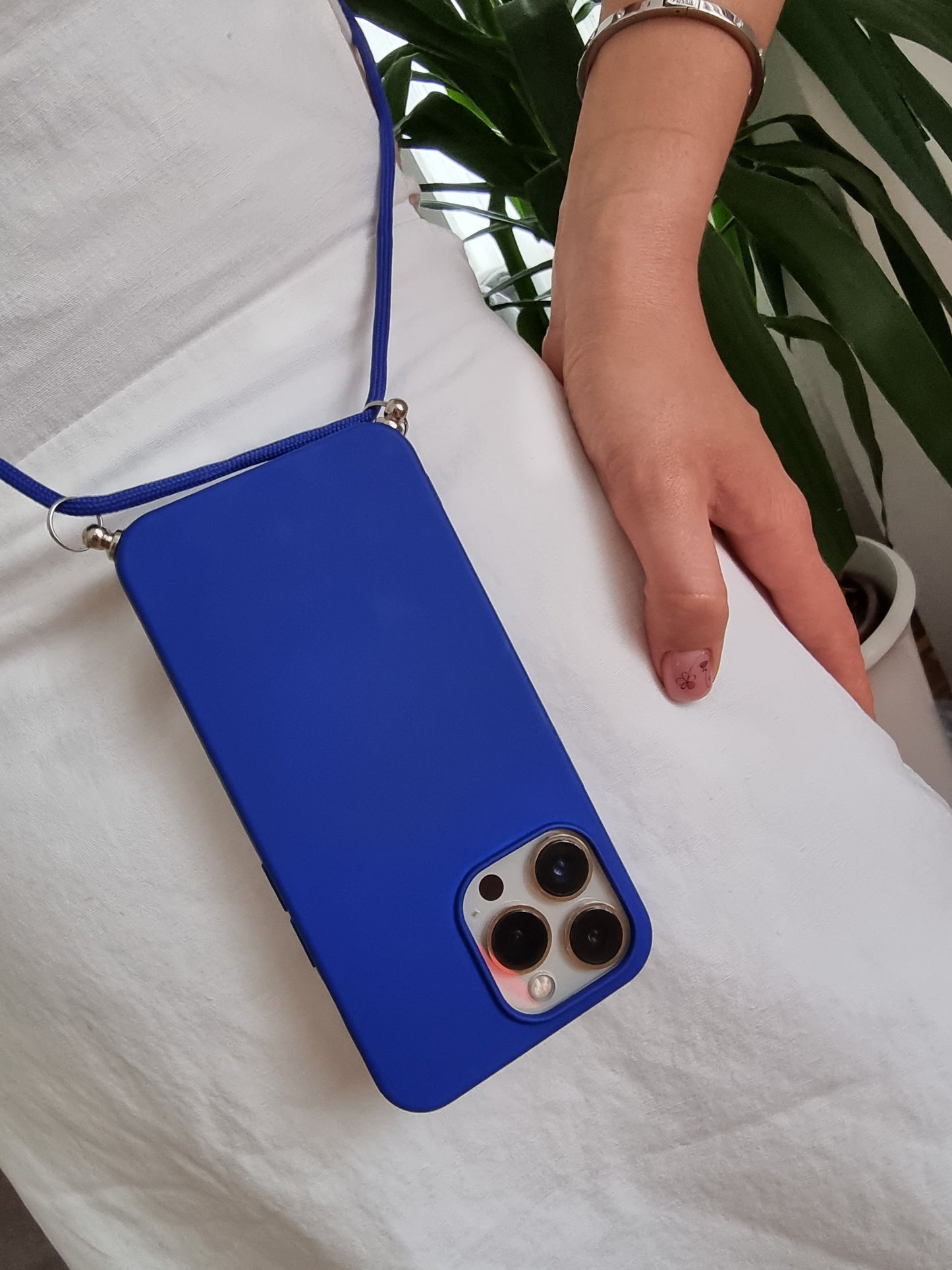 Hülle zum Umhängen in verschiedenen Farben für iPhone