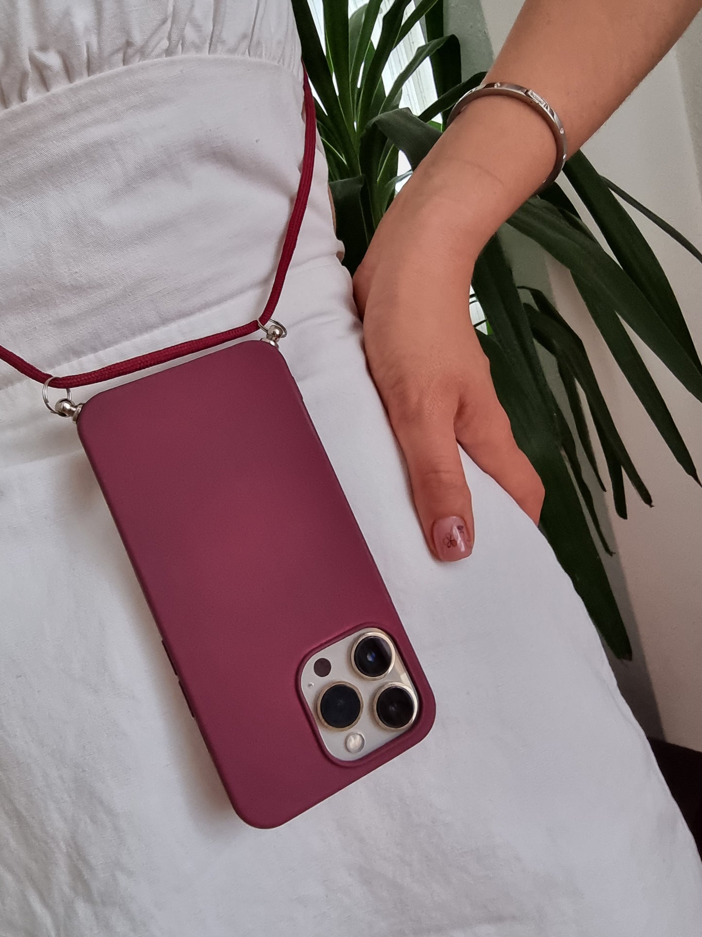 Hülle zum Umhängen in verschiedenen Farben für iPhone