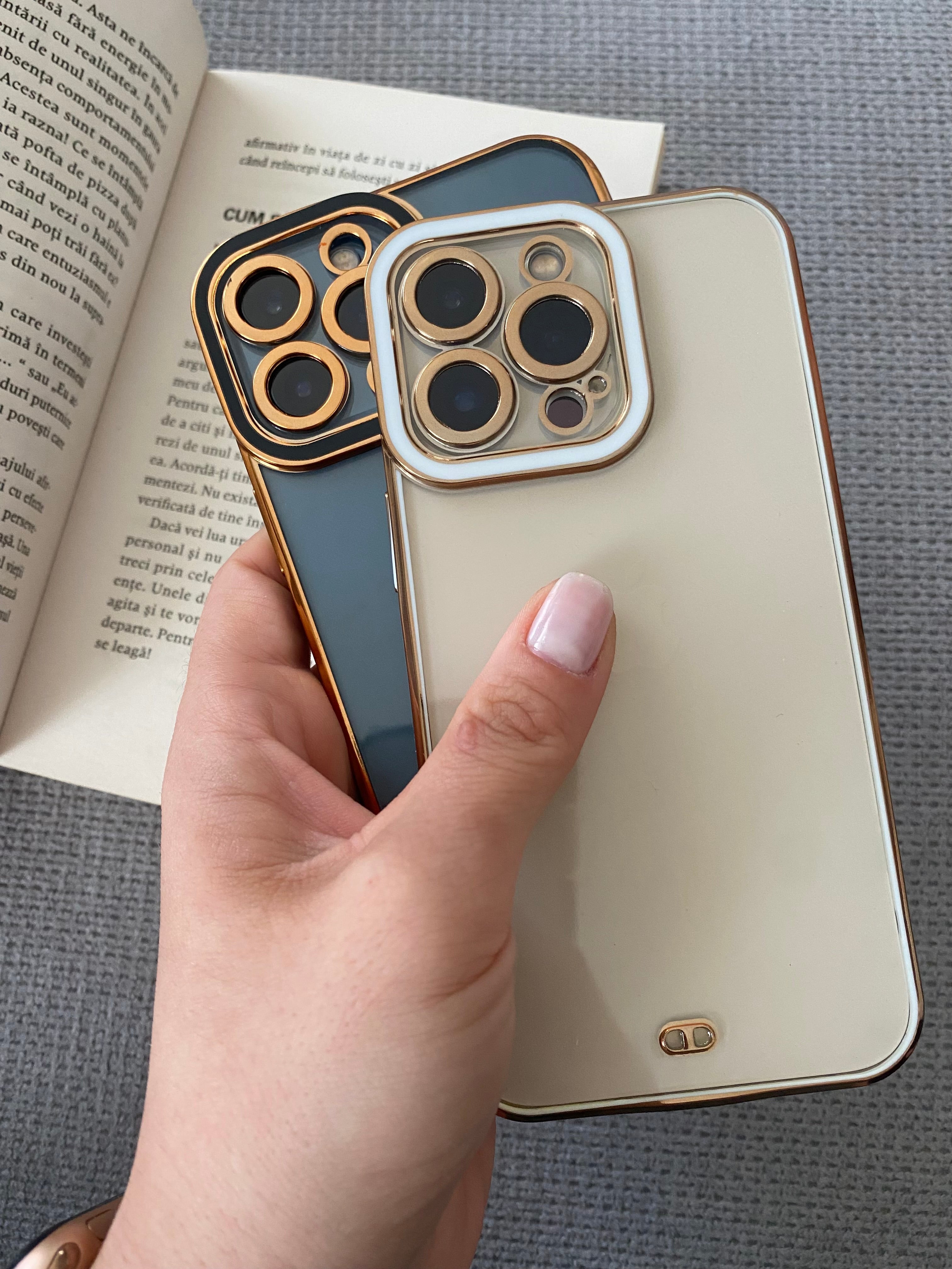 Hülle mit vergoldeten Seiten für iPhone