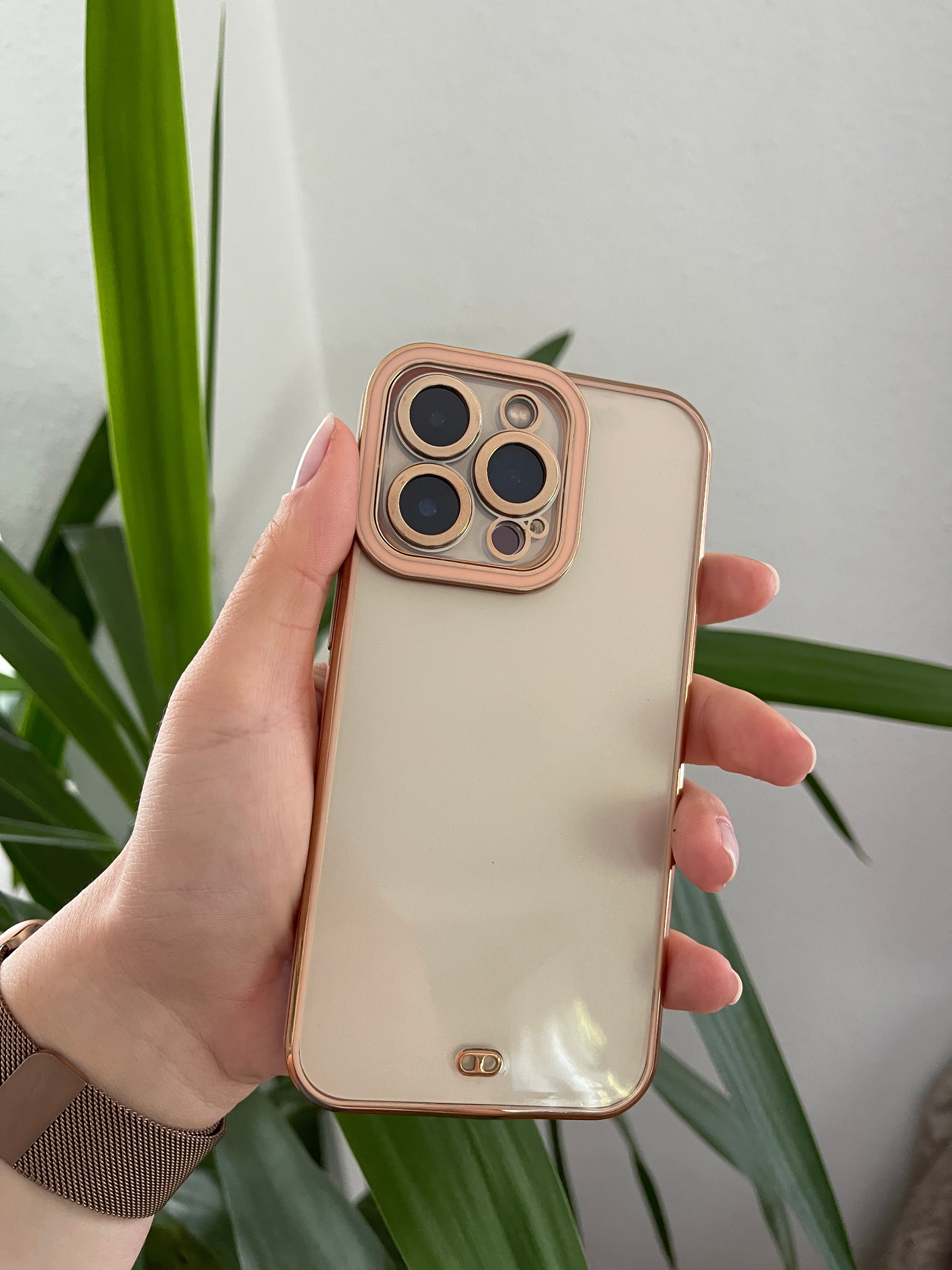 Hülle mit vergoldeten Seiten für iPhone