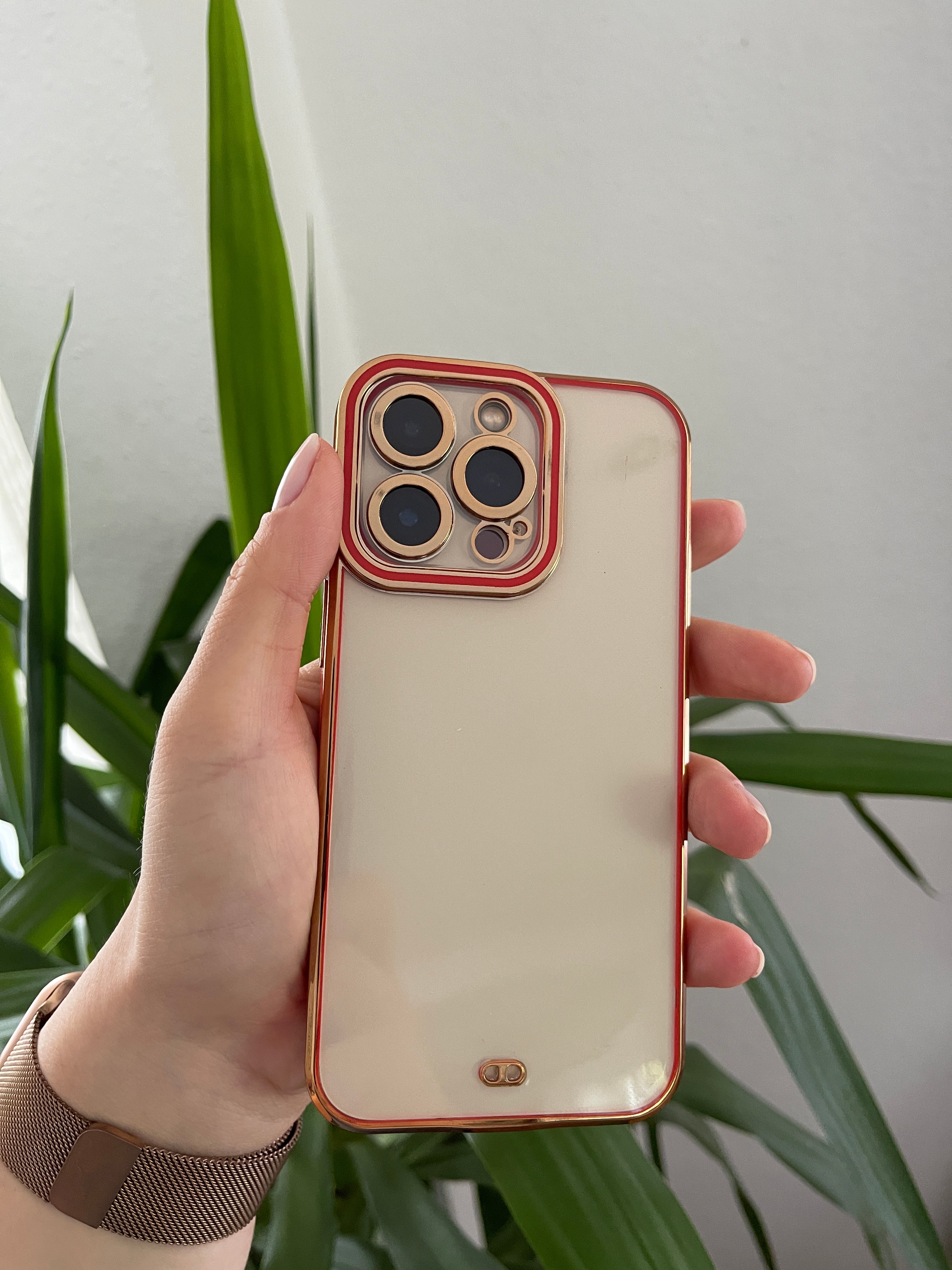 Hülle mit vergoldeten Seiten für iPhone