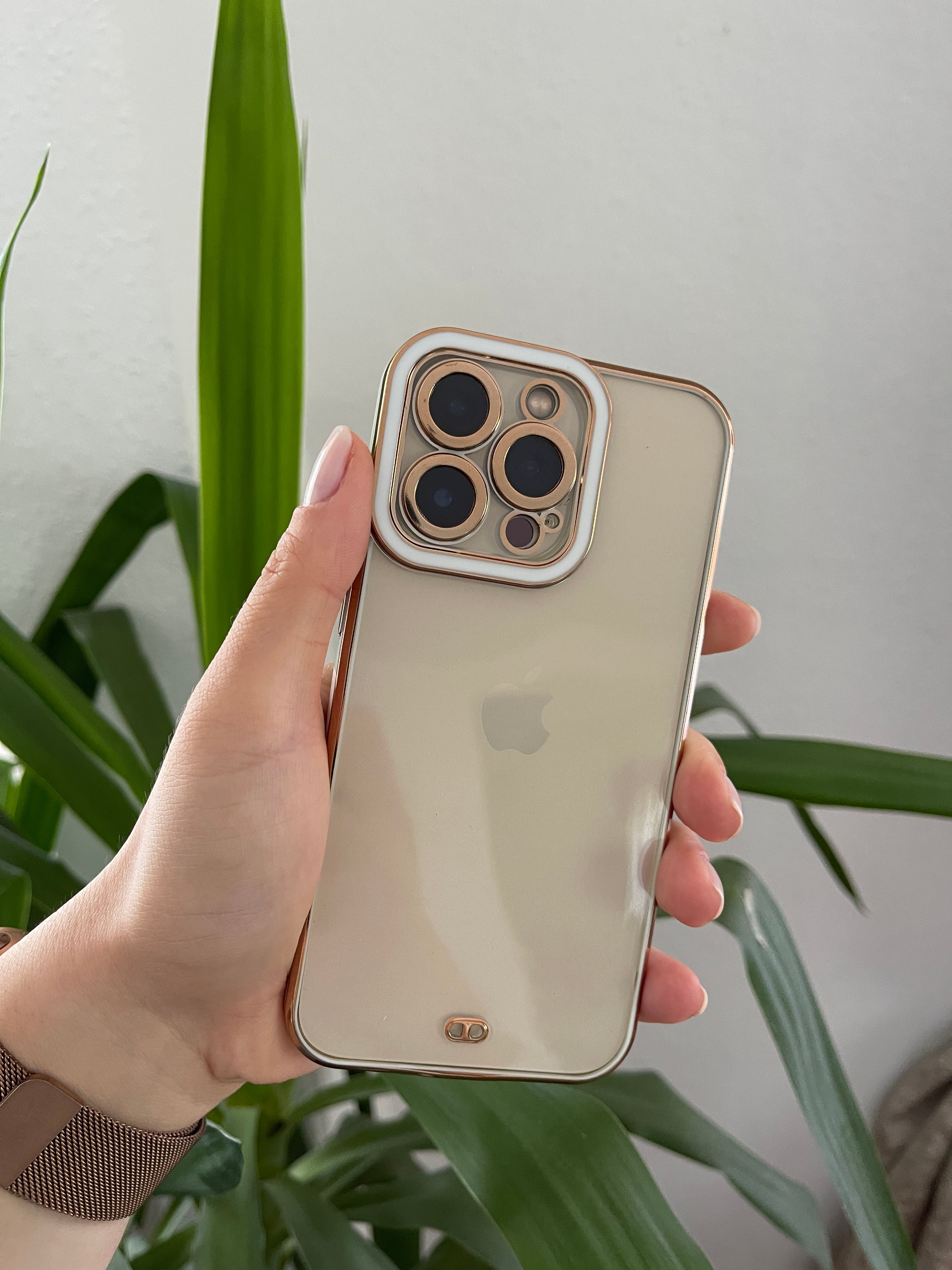 Hülle mit vergoldeten Seiten für iPhone