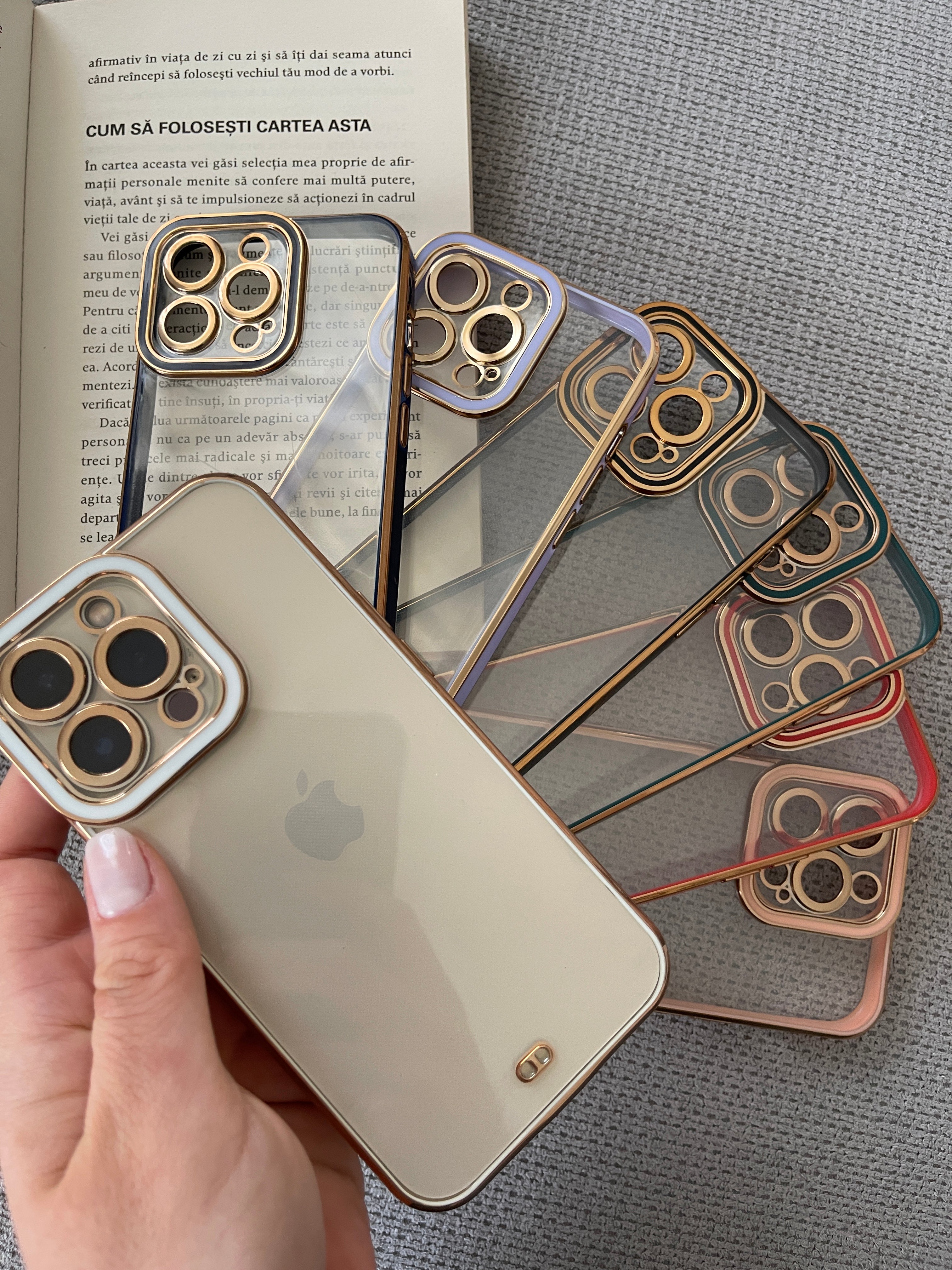 Hülle mit vergoldeten Seiten für iPhone