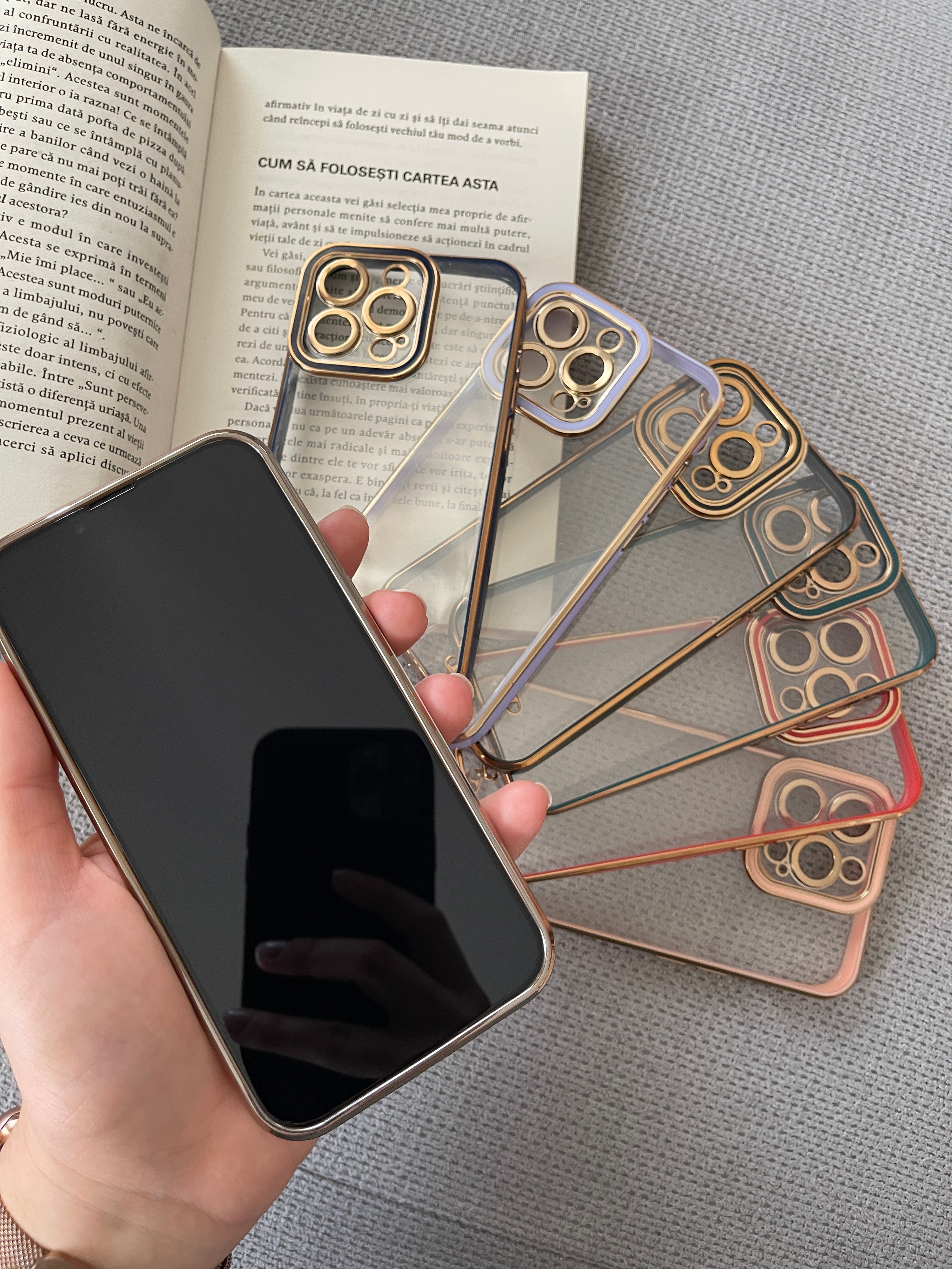 Hülle mit vergoldeten Seiten für iPhone